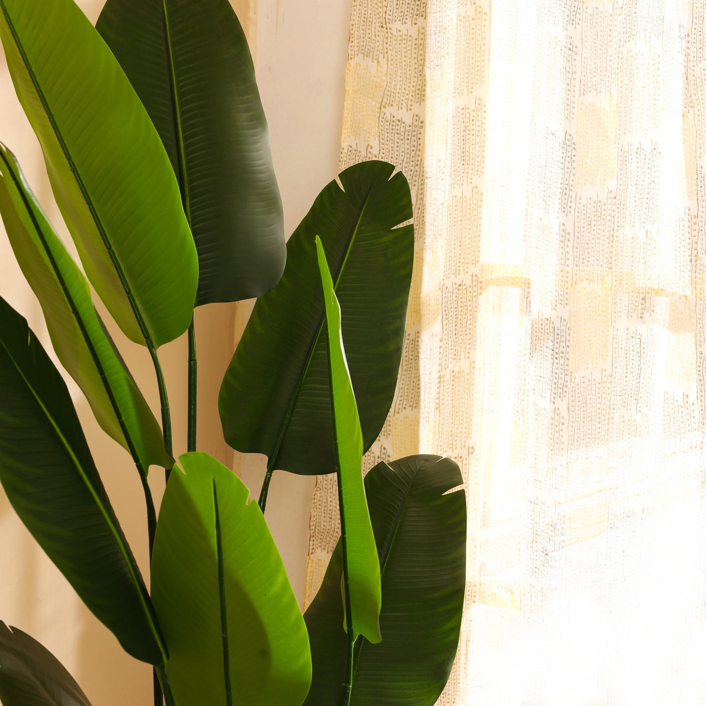 Artificial Banana Tree in Black Pot (5 Feet)