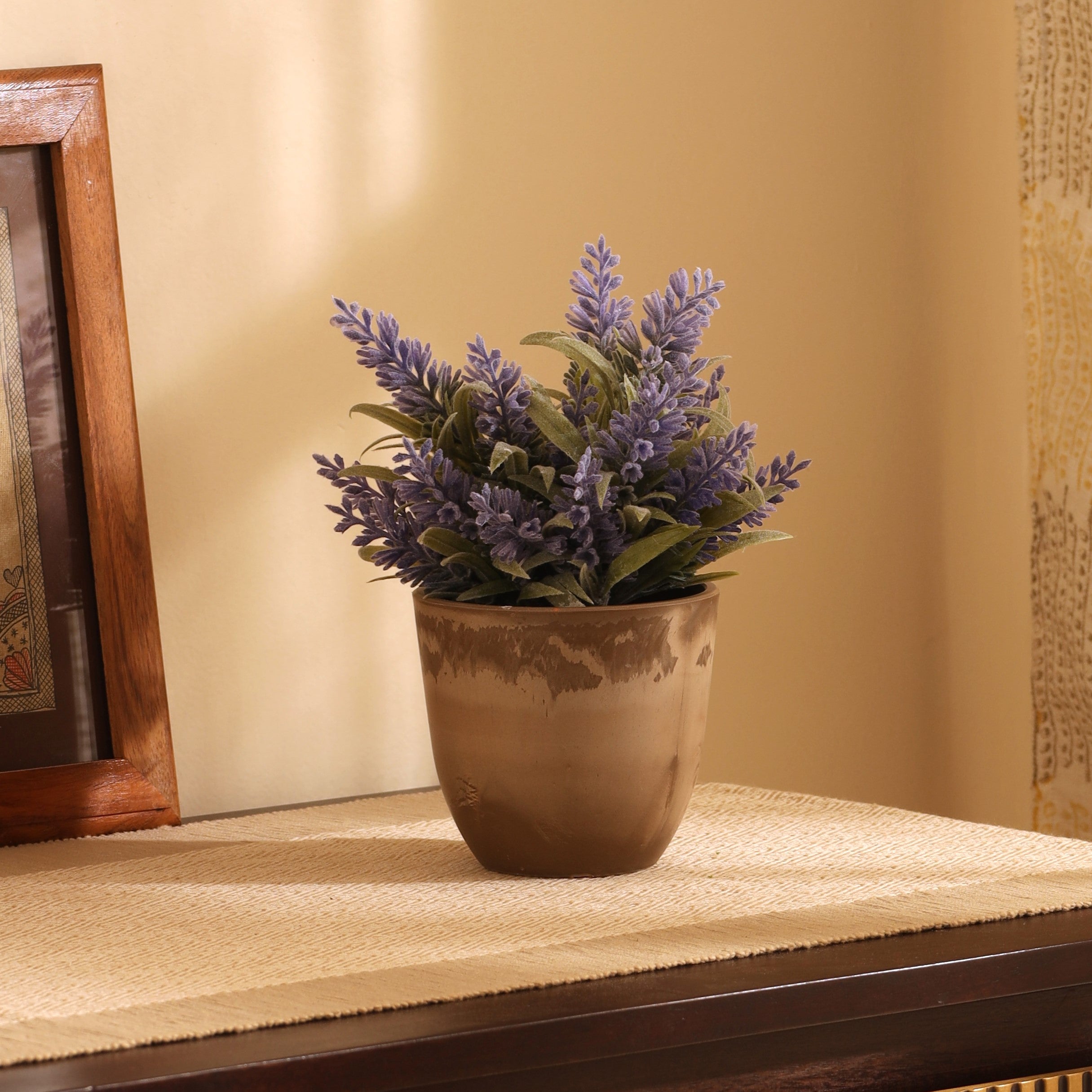 Set of 6 Taupe FRP Pots (0.5 Feet)